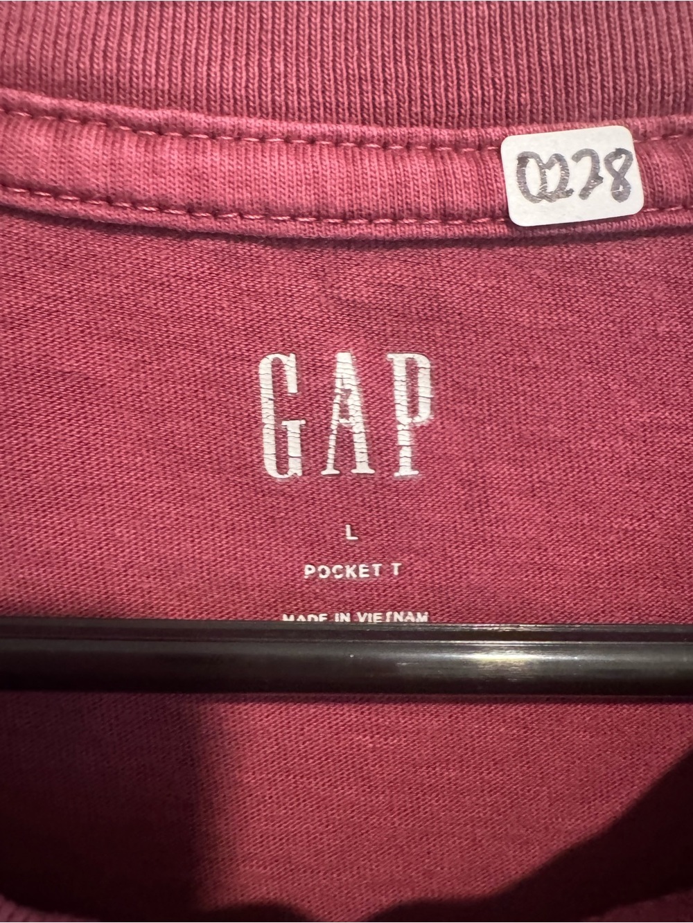 GAP Men's Short Sleeve Pocket Tee in Wine Red - Picture 4 of 5